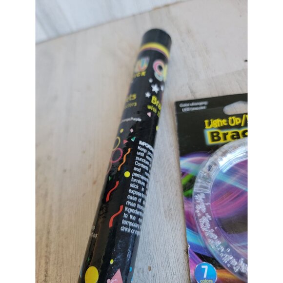 Glow dark bracelet stick set NEW accessory unique - Picture 5 of 9
